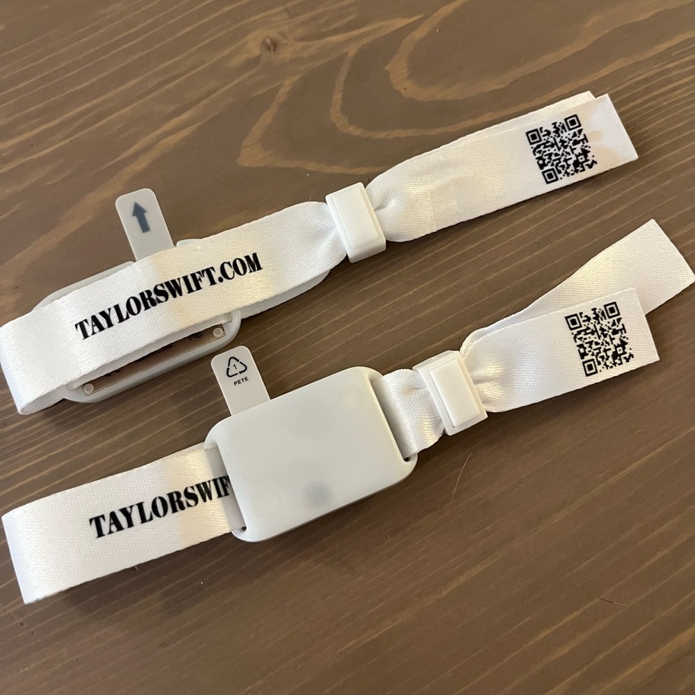 Taylor Swift Eras Tour Stadium Bracelets (2)
